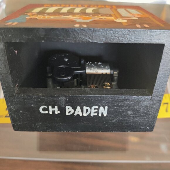 Swiss German Bakery Music Box, Painted in bright colors, Mom & children look in. - Picture 3 of 6